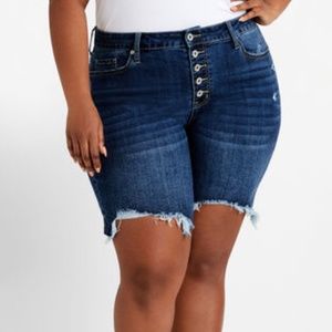 Ashley Stewart Distressed 5 Button Bermuda Short NWT Size 16 & 18